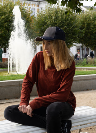 Brushed Heavy Cotton Two Tone Cap with Contrasting Stitching and Open Lip Sandwich (HW-4053)